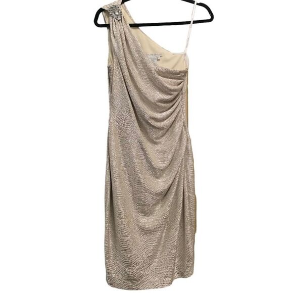 MAGGY LONDON Women's Faded Gold Metallic Frost Asymmetric Cocktail Dress - Picture 2 of 6
